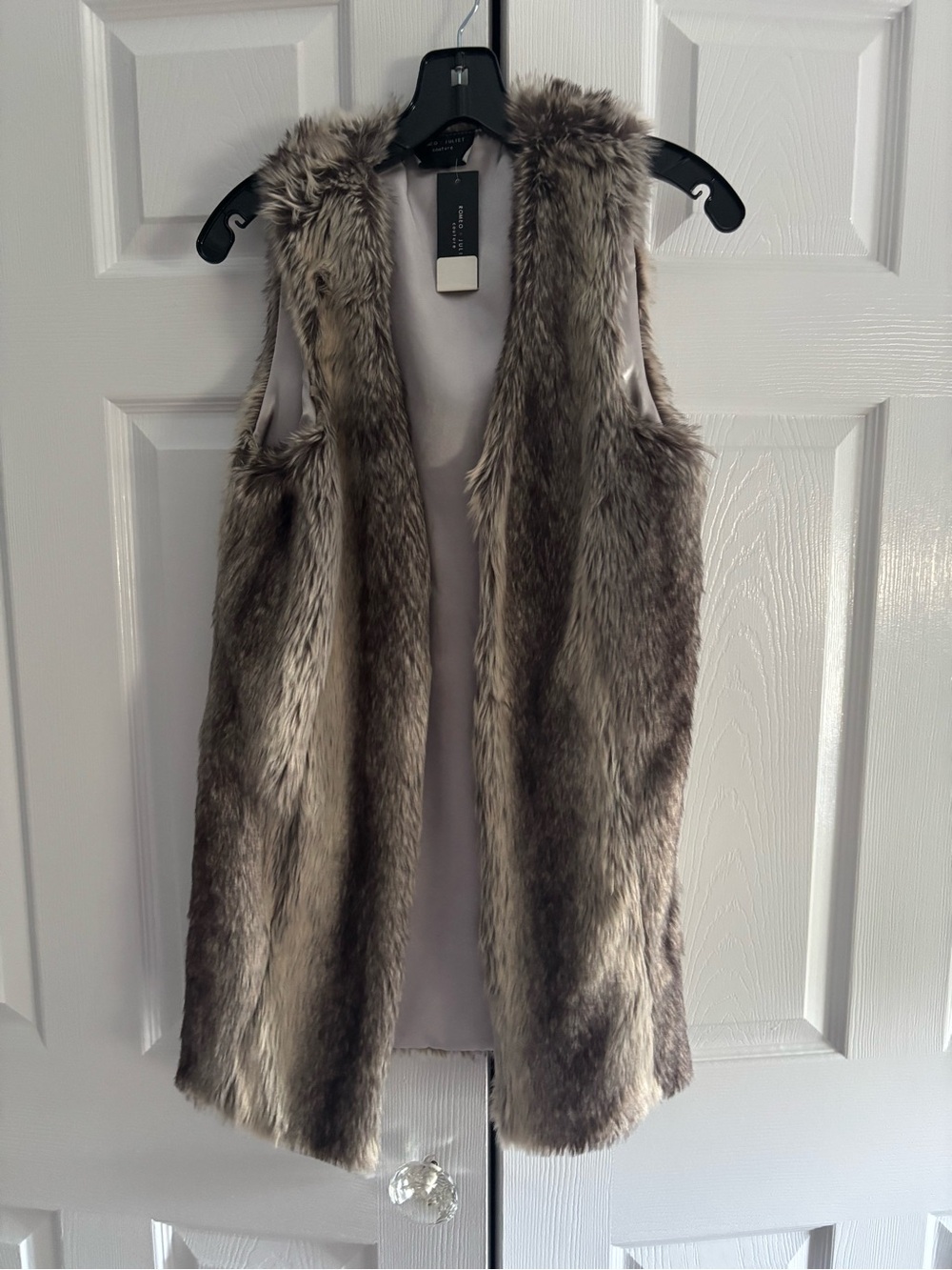 women’s faux fur vest